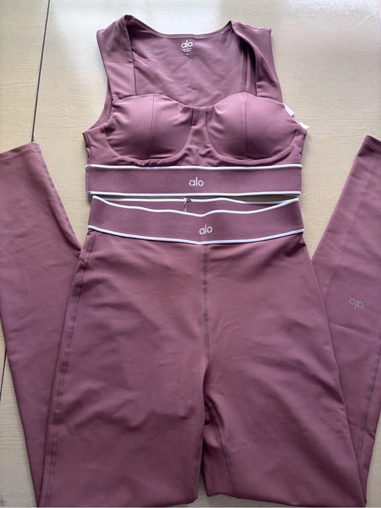 ALO Yoga Other - ALO Yoga Women's Dusty Rose Leggings and Matching Crop Top Set